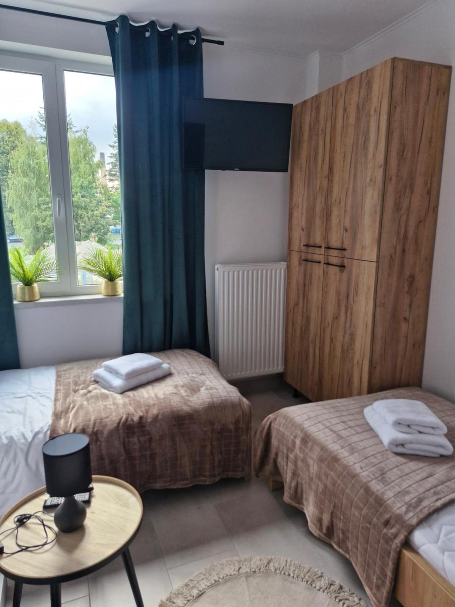 Motel Mewa Lezajsk Buitenkant foto